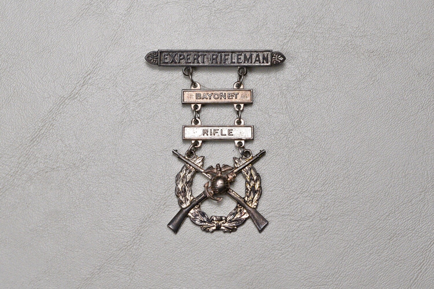 WWII U.S. MARINE CORPS EXPERT RIFLEMAN BADGE w/TWO BARS - STERLING