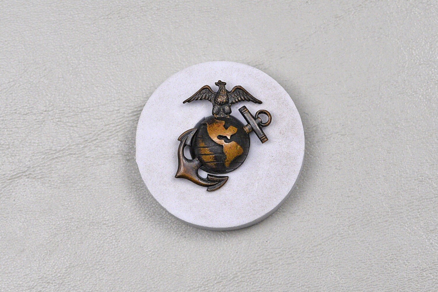 WWII U.S. MARINE CORPS M1937 OFFICER&#39;S EGA LAPEL INSIGNIA BY MEYER, N.Y.