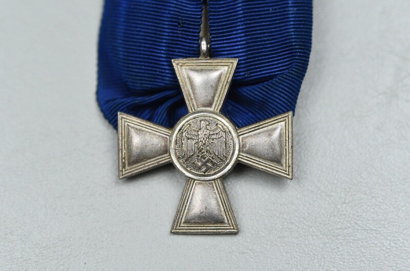 WWII GERMAN 18 YEAR FAITHFUL SERVICE CROSS ON PARADE MOUNT