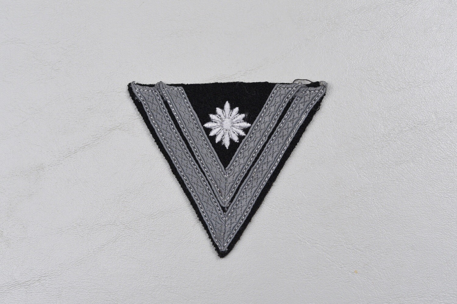 WWII GERMAN PANZER STABSGEFREITER SLEEVE CHEVRON ON BLACK