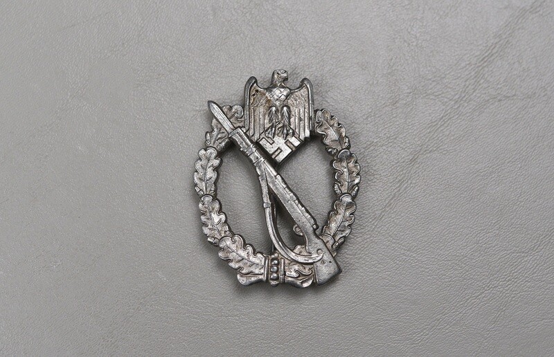 WWII GERMAN INFANTRY ASSAULT BADGE IN SILVER
