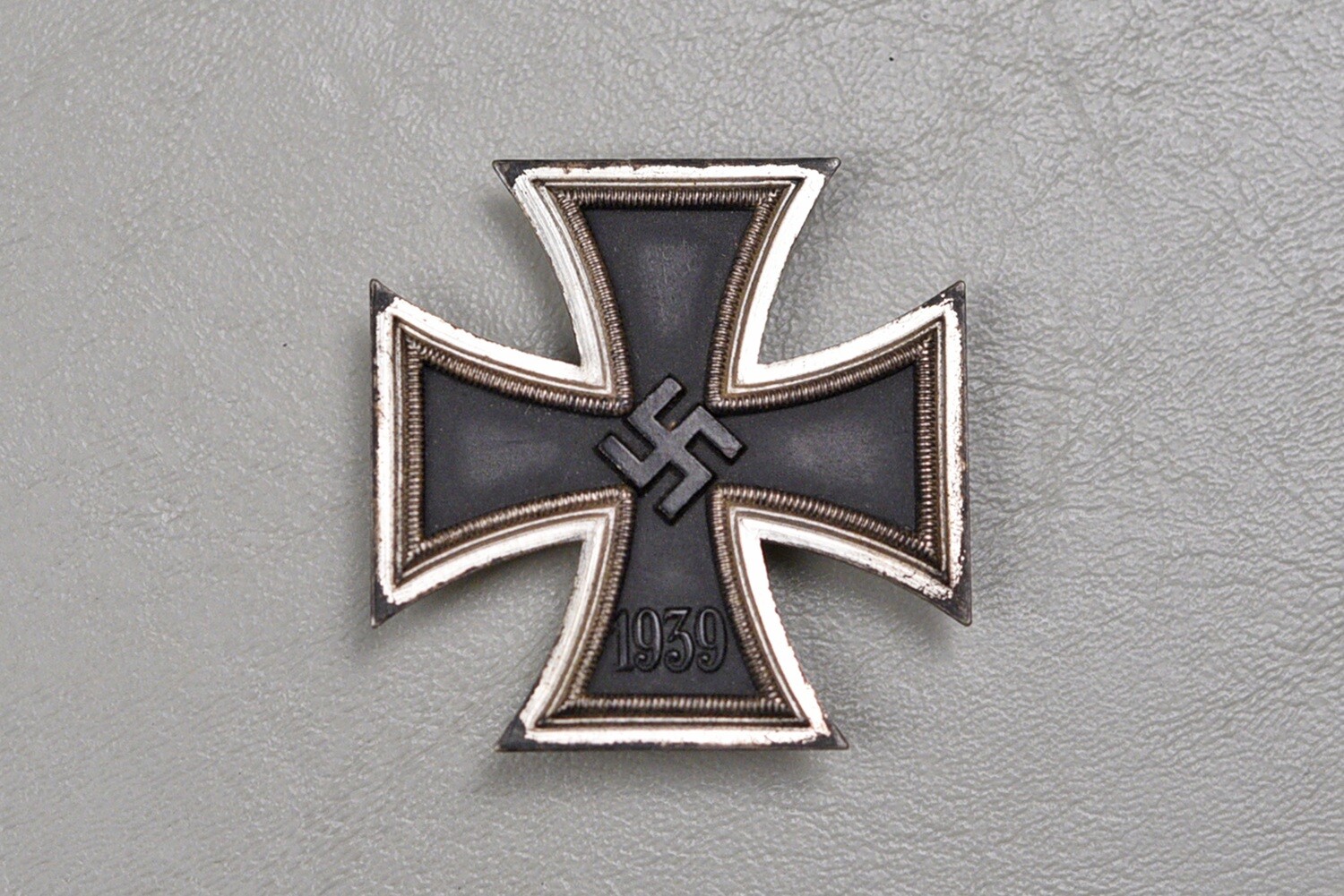 WWII GERMAN 1939 IRON CROSS 1st CLASS