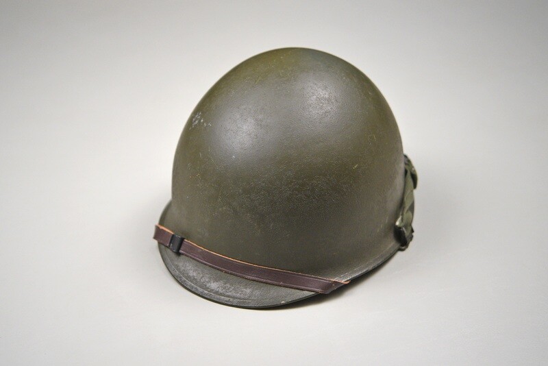 KOREAN WAR U.S. M1 STEEL COMBAT HELMET - COMPLETE &amp; EXCELLENT