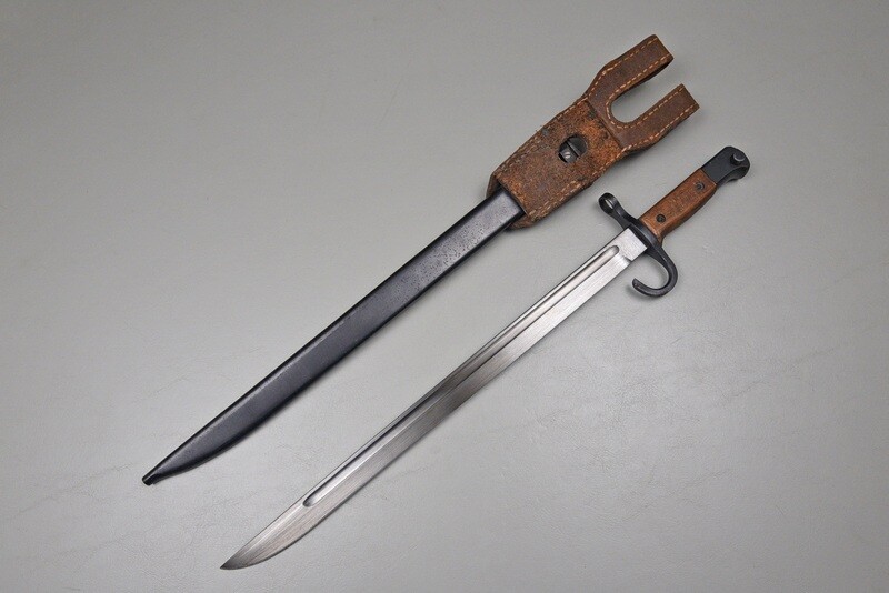 WWII JAPANESE TYPE 30 ARISAKA BAYONET w/LEATHER FROG - KOKURA, NEAR MINT