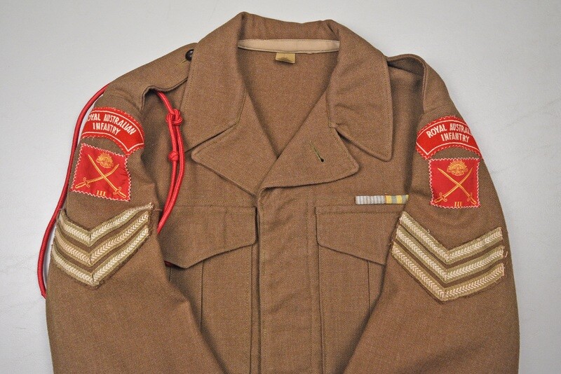 KOREAN WAR ROYAL AUSTRALIAN INFANTRY SERGEANT'S BATTLE DRESS UNIFORM - IDENTIFIED