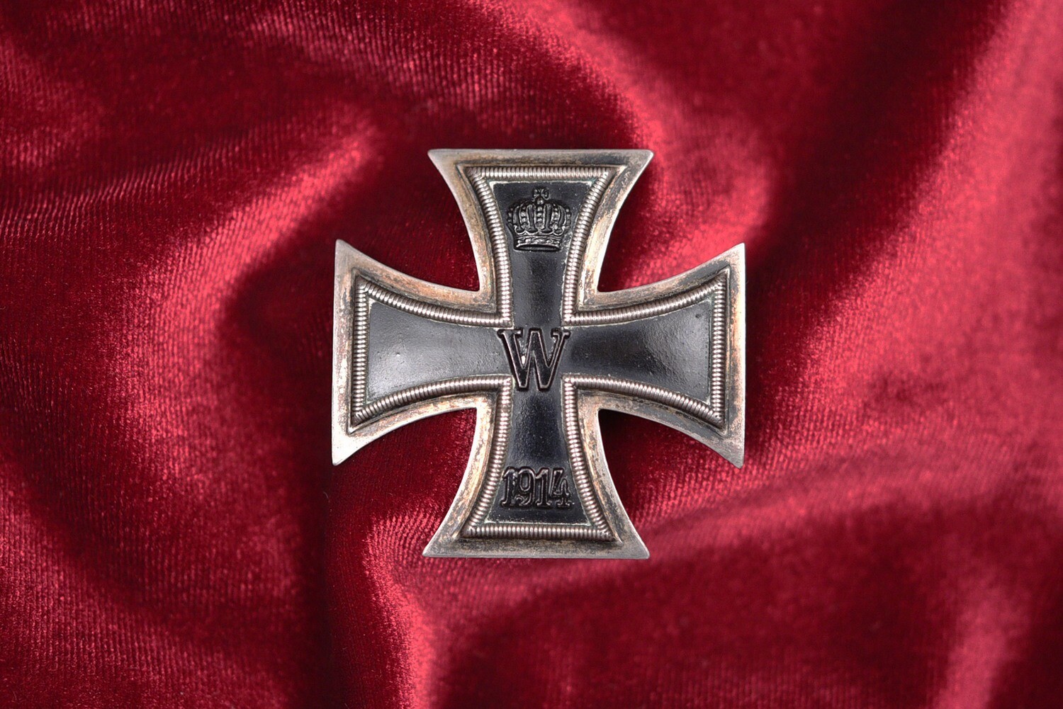 WWI GERMAN 1914 IRON CROSS 1st CLASS - MARKED D.R.G.M &amp; &quot;800&quot;