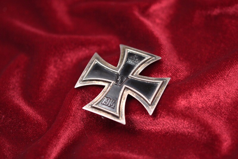 WWI GERMAN 1914 IRON CROSS 1st CLASS - MARKED D.R.G.M & "800"