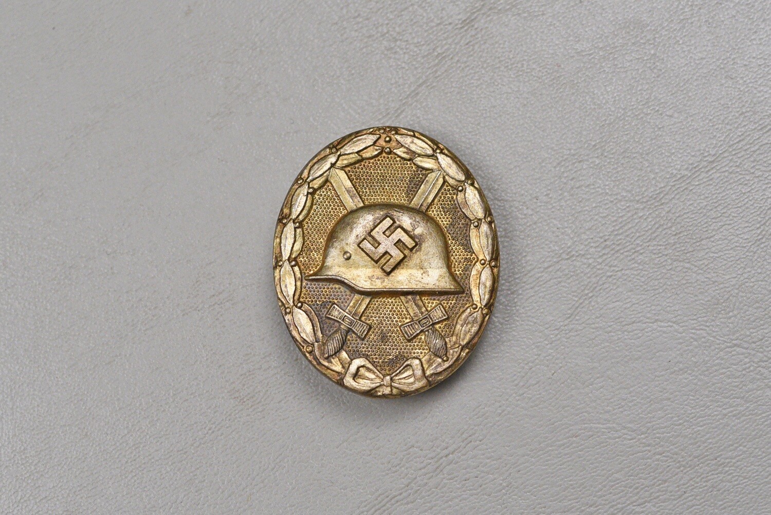 WWII GERMAN 1939 WOUND BADGE IN GOLD - w/WIDE PIN, MARKED &quot;30