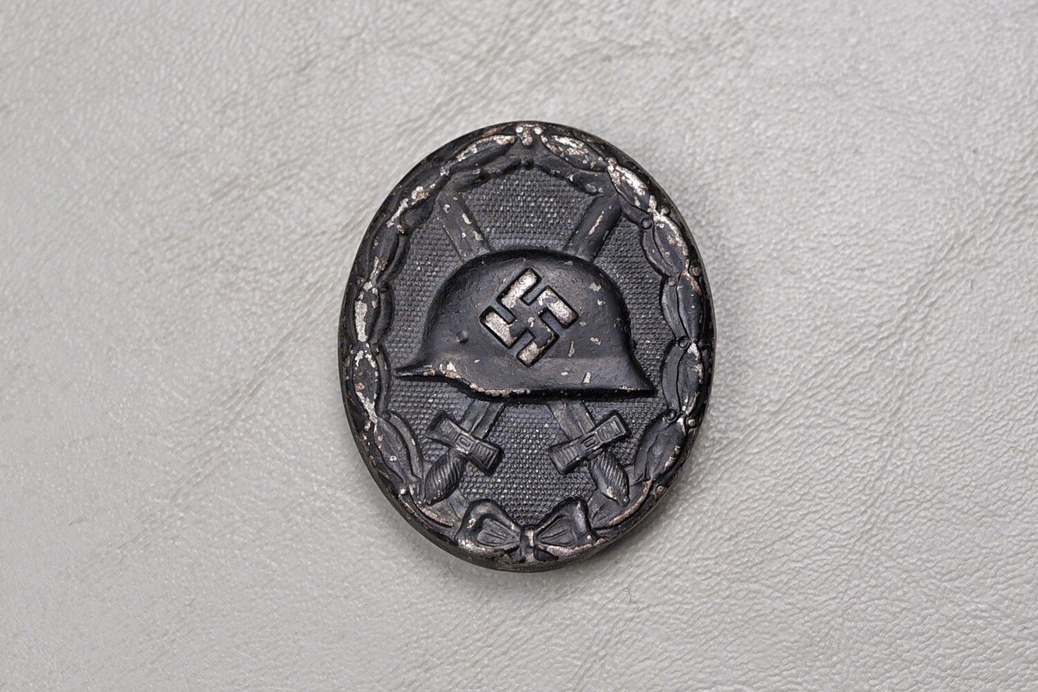 WWII GERMAN 1939 BLACK WOUND BADGE MARKED “32”