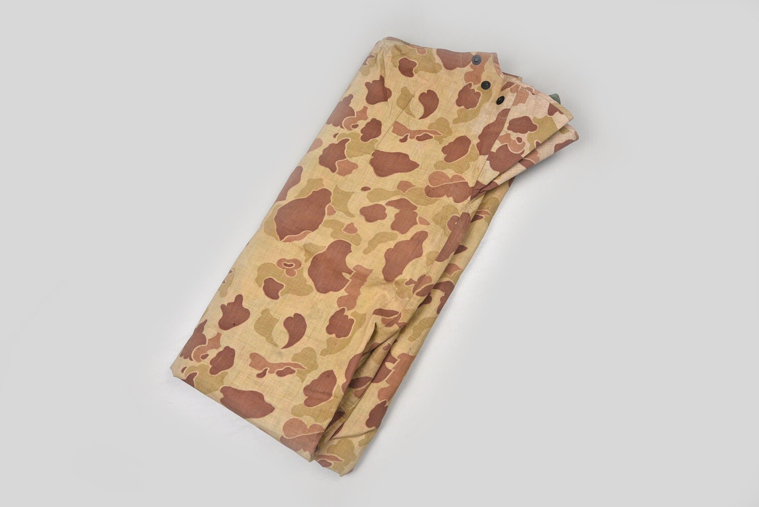WWII U.S. MARINE CORPS CAMOUFLAGED PONCHO - DATED 1943