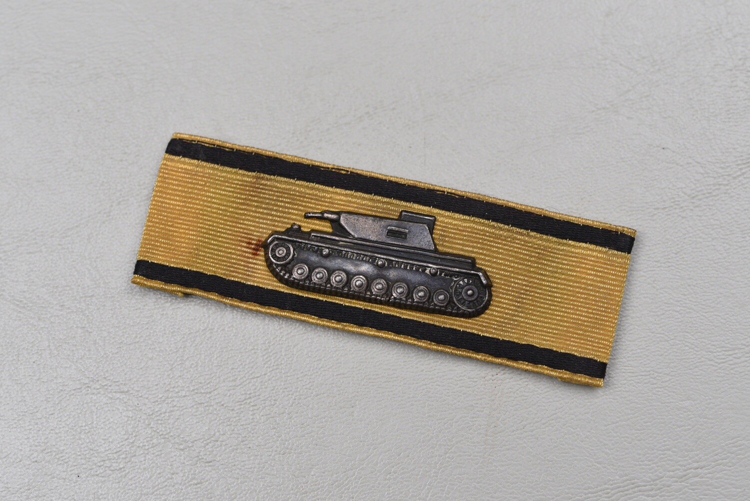WWII GERMAN GOLD TANK DESTRUCTION ARM BADGE