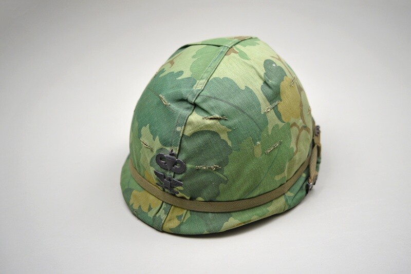 VIETNAM WAR OFFICER'S M1 HELMET w/MITCHELL CAMOUFLAGE COVER &INSIGNIA VIETNAM WAR OFFICER'S M1 HELMET w/MITCHELL CAMOUFLAGE COVER &INSIGNIA