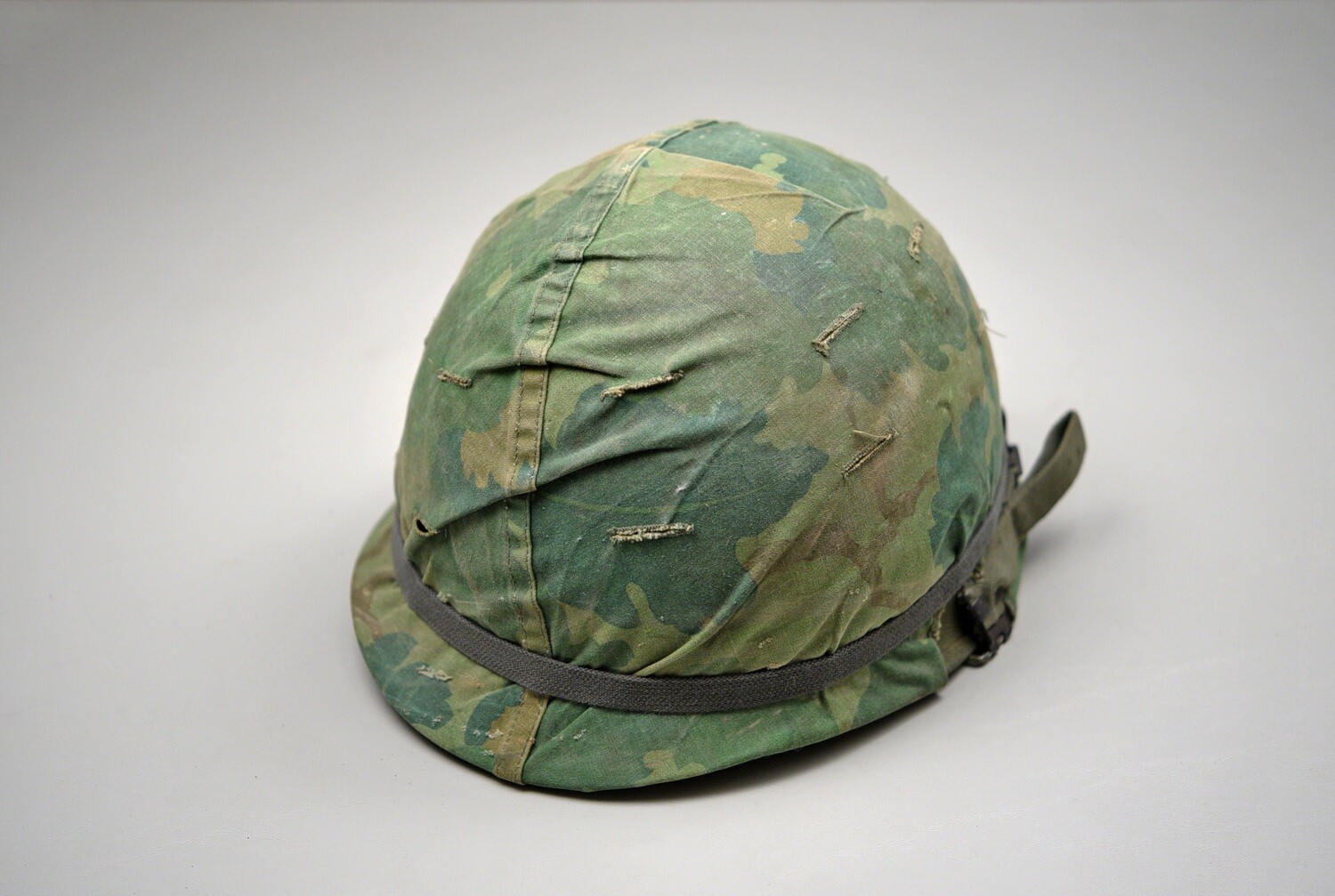 VIETNAM WAR U.S. ARMY M1 HELMET w/MITCHELL CAMOUFLAGE COVER - NAMED