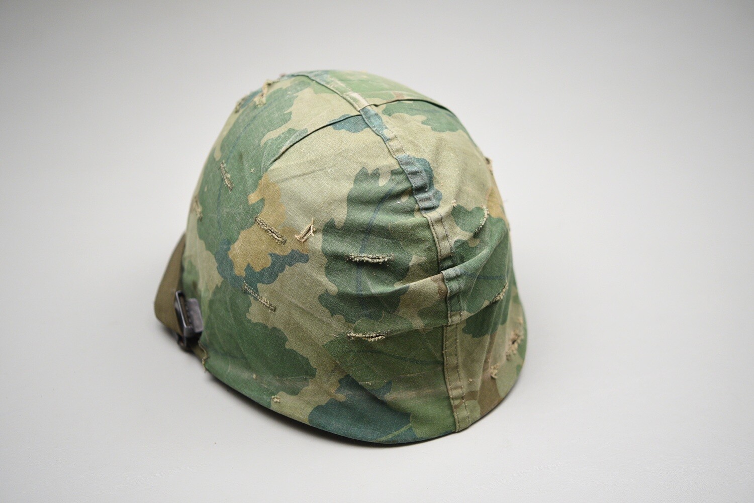VIETNAM WAR U.S. ARMY M1 HELMET w/MITCHELL CAMOUFLAGE COVER - NURSE
