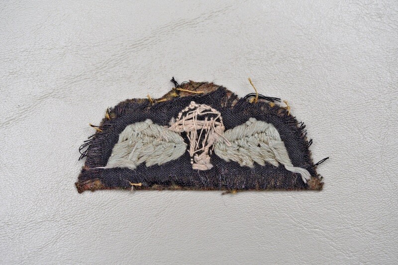 WWII BRITISH PARACHUTIST BADGE – UNIFORM REMOVED
