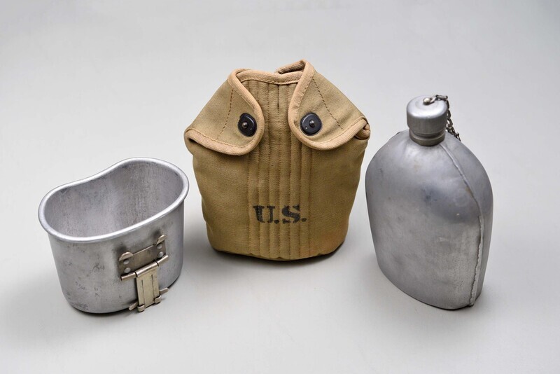 WWI U.S. MODEL 1910 CANTEEN, CUP, &amp; CARRIER DATED 1918 - NEAR MINT