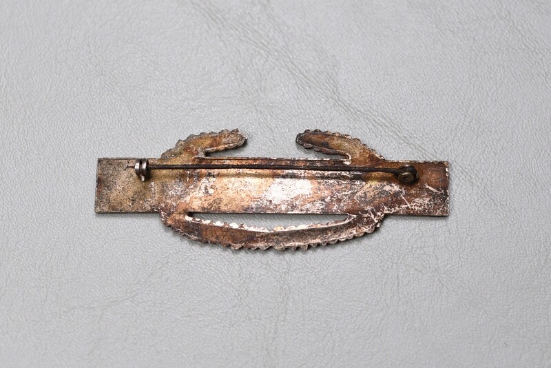 WWII U.S. COMBAT INFANTRY BADGE - ORIGINAL PIN BACK