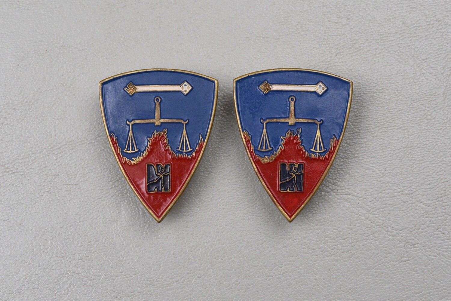 WWII U.S. 6850 INTERNAL SECURITY DETACHMENT NUREMBERG WAR CRIMES DI&#39;S - MATCH PAIR