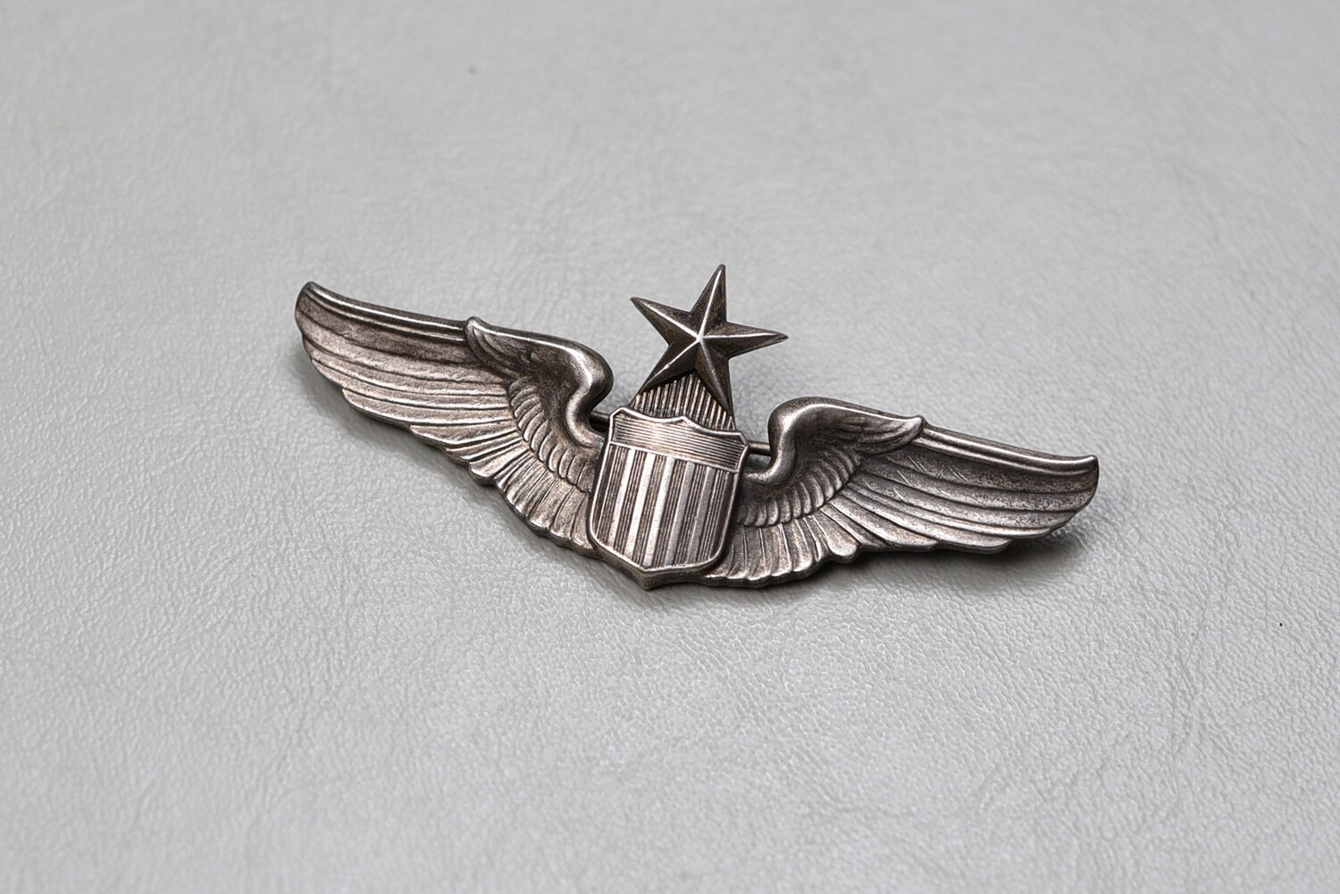 WWII U.S. ARMY AIR CORPS SENIOR PILOT WING - PINBACK, STERLING