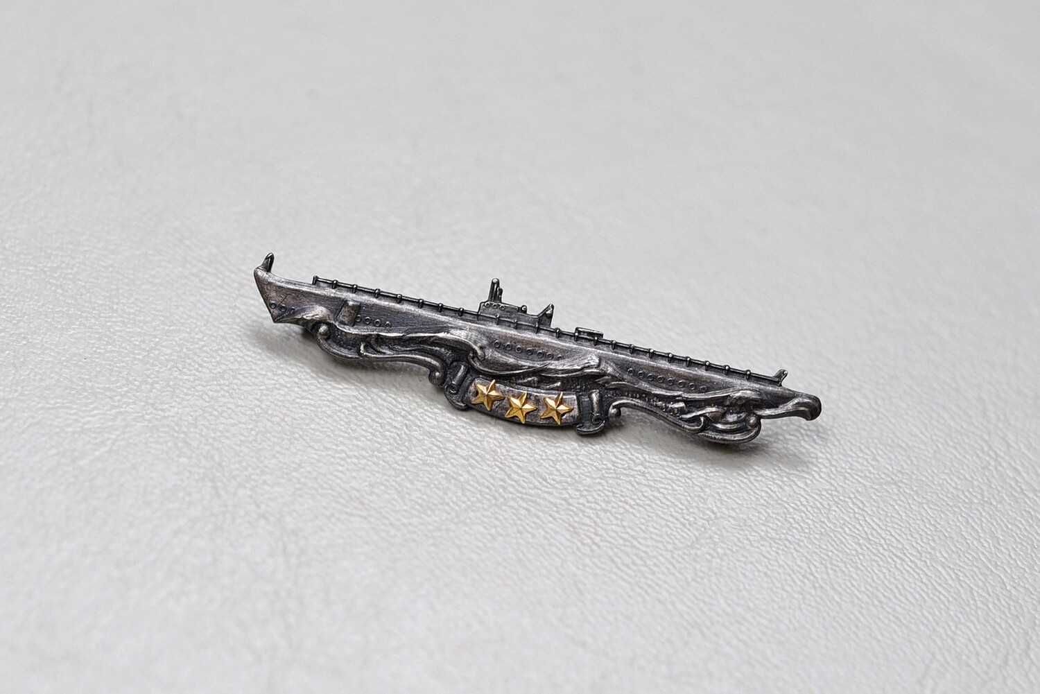 WWII U.S. NAVY SUBMARINE PATROL BADGE w/3 STARS BY GEMSCO - PINBACK, STERLING