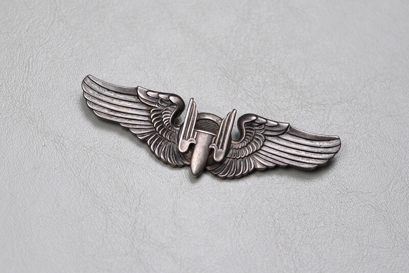 WWII U.S. ARMY AIR CORPS AIR GUNNER WING - PINBACK, STERLING