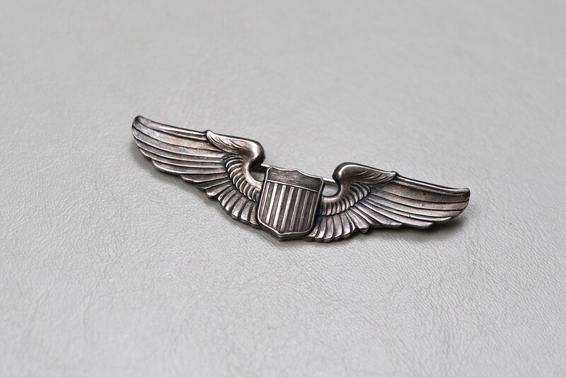 WWII U.S. ARMY AIR CORPS PILOT WING - PINBACK, STERLING WWII U.S. ARMY AIR CORPS PILOT WING - PINBACK, STERLING