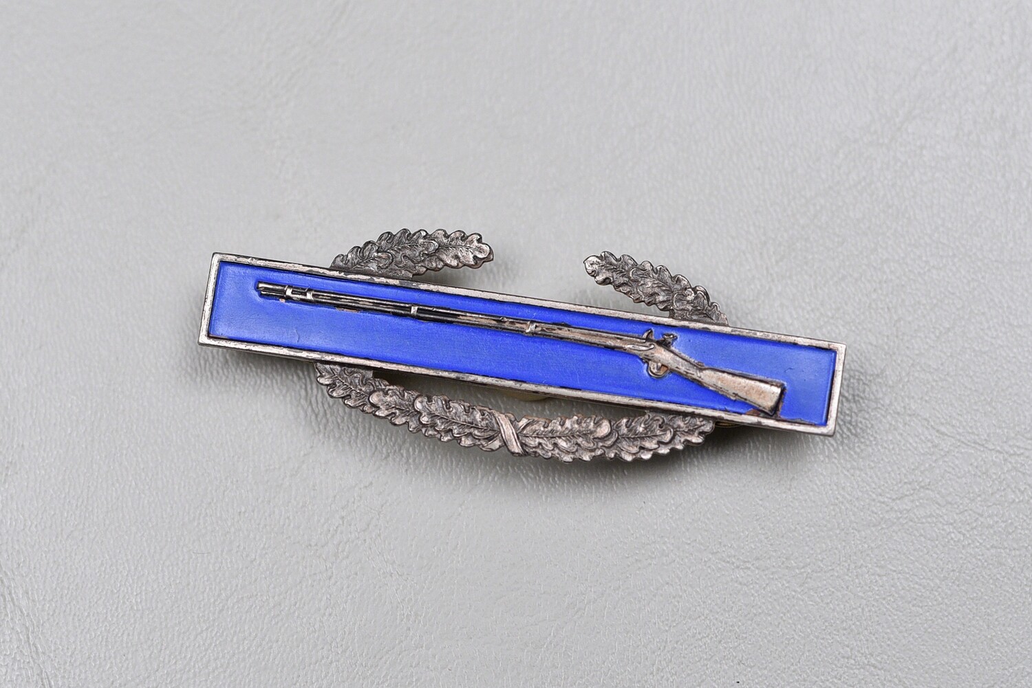 WWII U.S. COMBAT INFANTRY BADGE – SILVER FROSTED REVERSE, STERLING