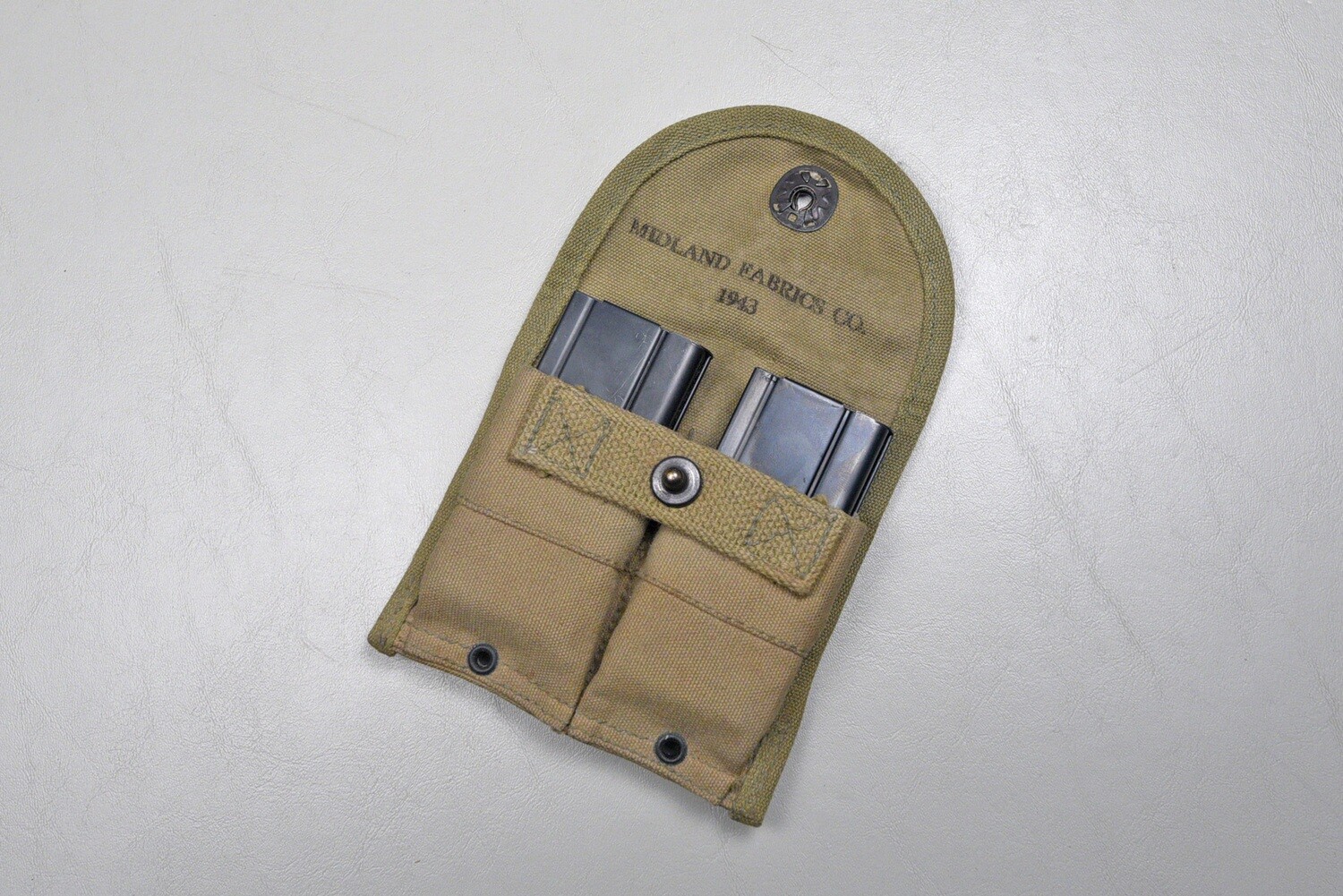 WWII U.S. M1 CARBINE 15 ROUND MAGAZINE POUCH w/2 MAGS - DATED 1943