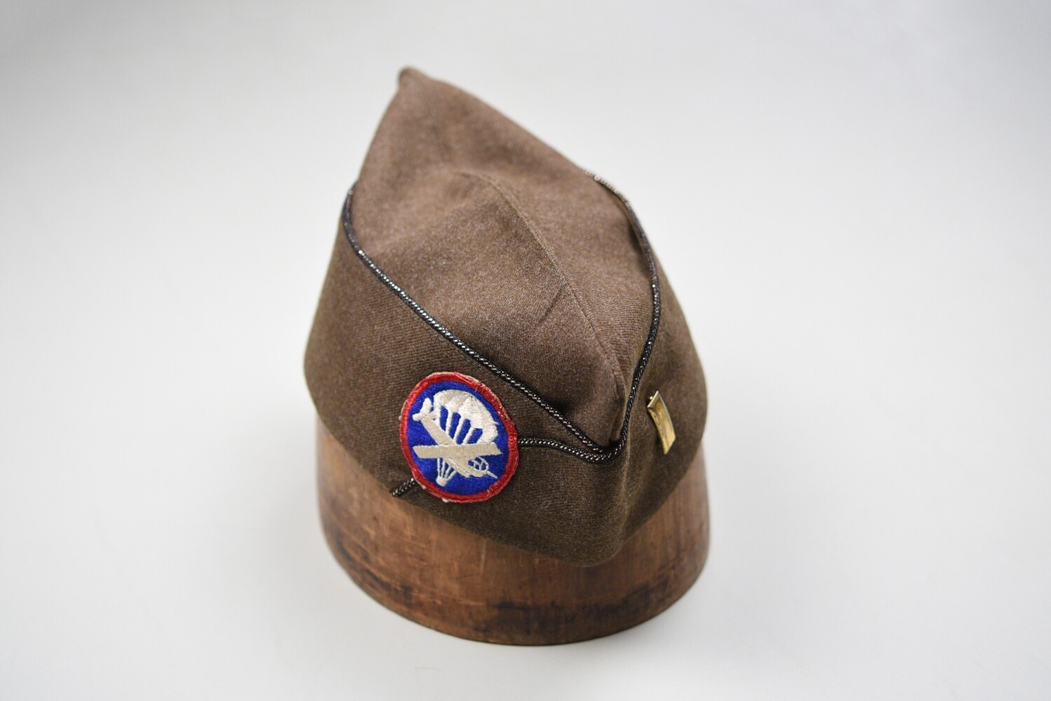 WWII U.S. PARATROOPER OFFICERS OVERSEAS CAP w/RANK INSIGNIA