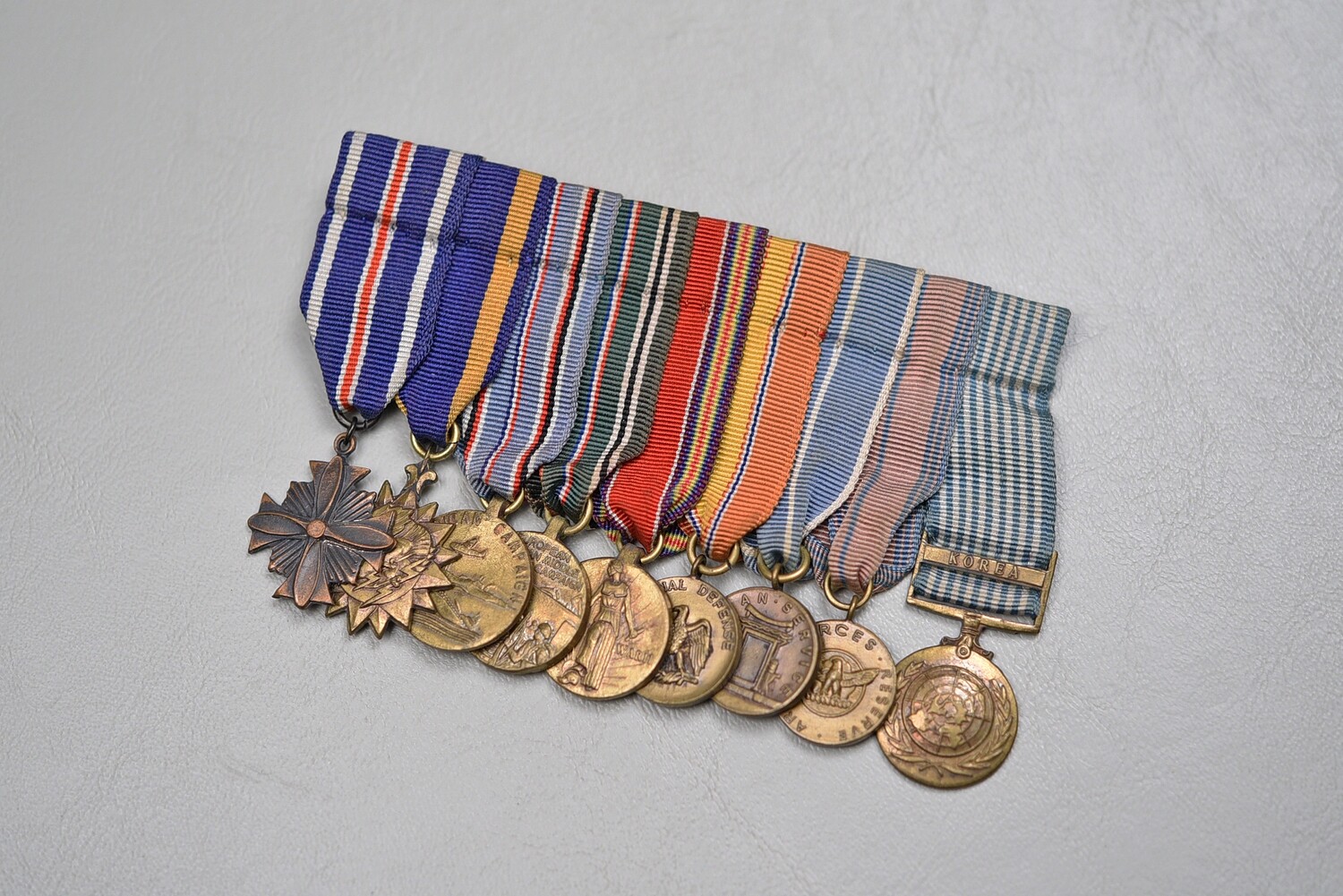 WWII U.S. ARMY AIR CORPS DFC &amp; AIR MEDAL 9-PLACE MINI MEDAL BAR