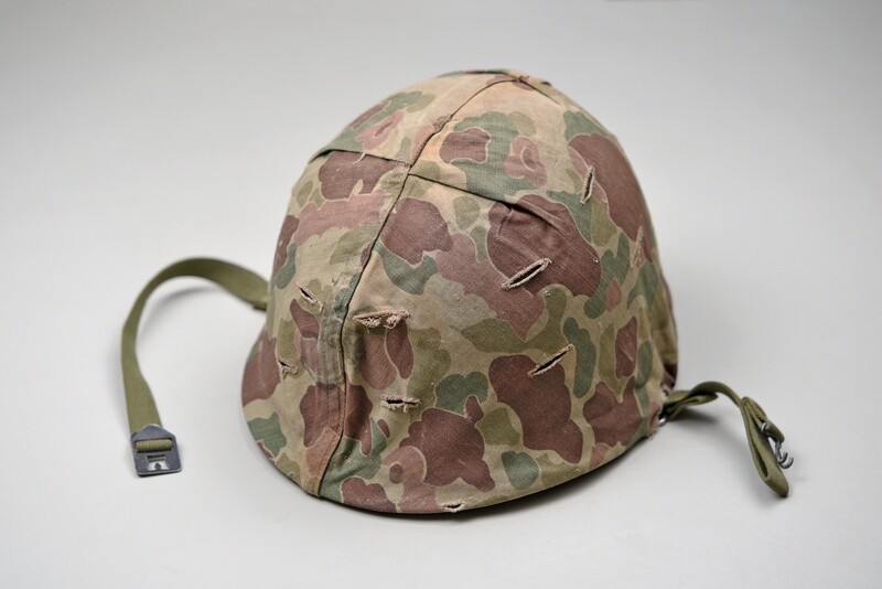 KOREAN WAR U.S. MARINE CORPS M1 STEEL HELMET w/COVER – REAR SEAM SCHLUETER SHELL