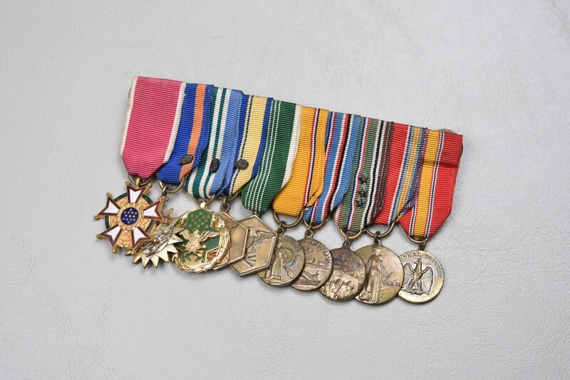 WWII U.S. ARMY AIR CORPS LEGION OF MERIT & AIR MEDAL 10-PLACE MINI MEDAL BAR WWII U.S. ARMY AIR CORPS LEGION OF MERIT & AIR MEDAL 10-PLACE MINI MEDAL BAR