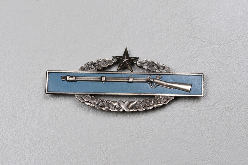 KOREAN WAR COMBAT INFANTRY BADGE w/APPLIED STAR BY GEMSCO – PINBACK