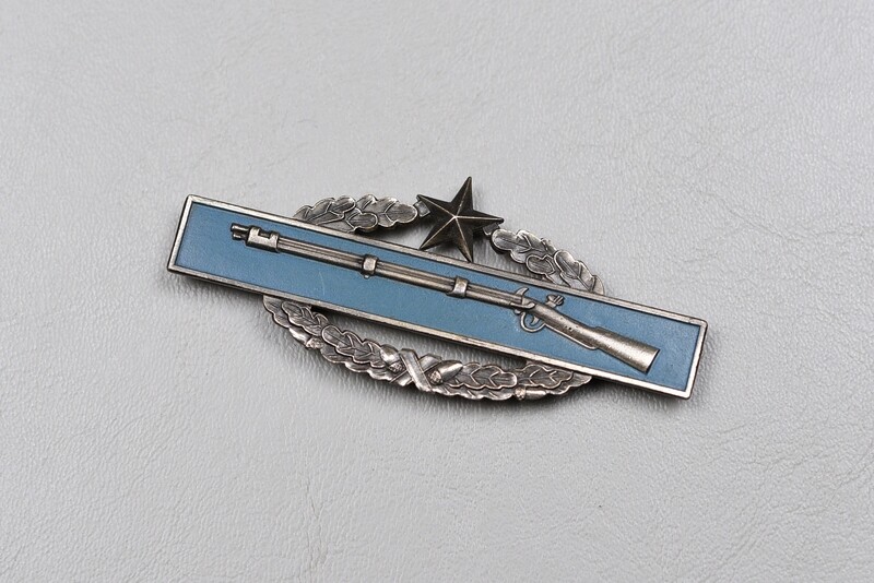 KOREAN WAR COMBAT INFANTRY BADGE w/APPLIED STAR BY GEMSCO – PINBACK KOREAN WAR COMBAT INFANTRY BADGE w/APPLIED STAR BY GEMSCO – PINBACK