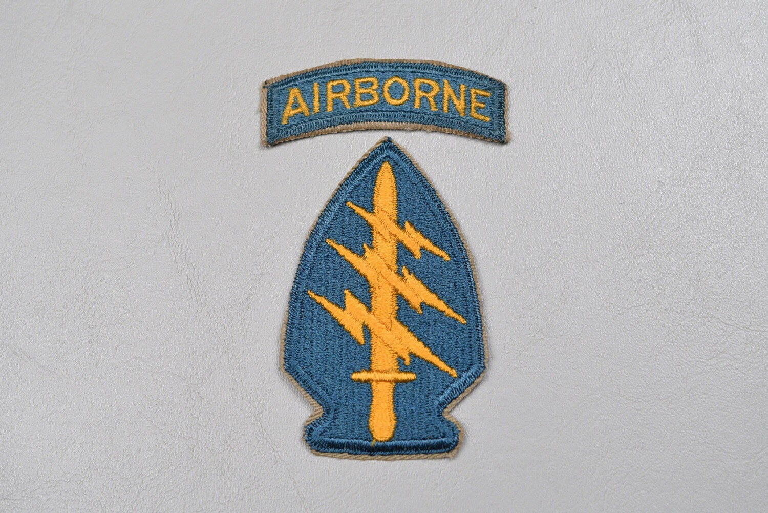 VIETNAM WAR U.S SPECIAL FORCES SHOULDER PATCH w/TEAL ARC