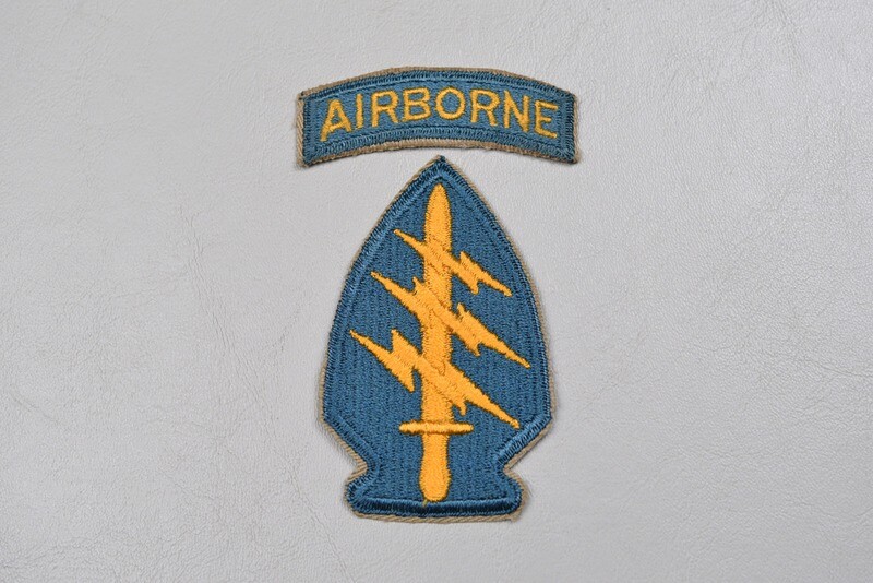 VIETNAM WAR U.S SPECIAL FORCES SHOULDER PATCH w/TEAL ARC VIETNAM WAR U.S SPECIAL FORCES SHOULDER PATCH w/TEAL ARC