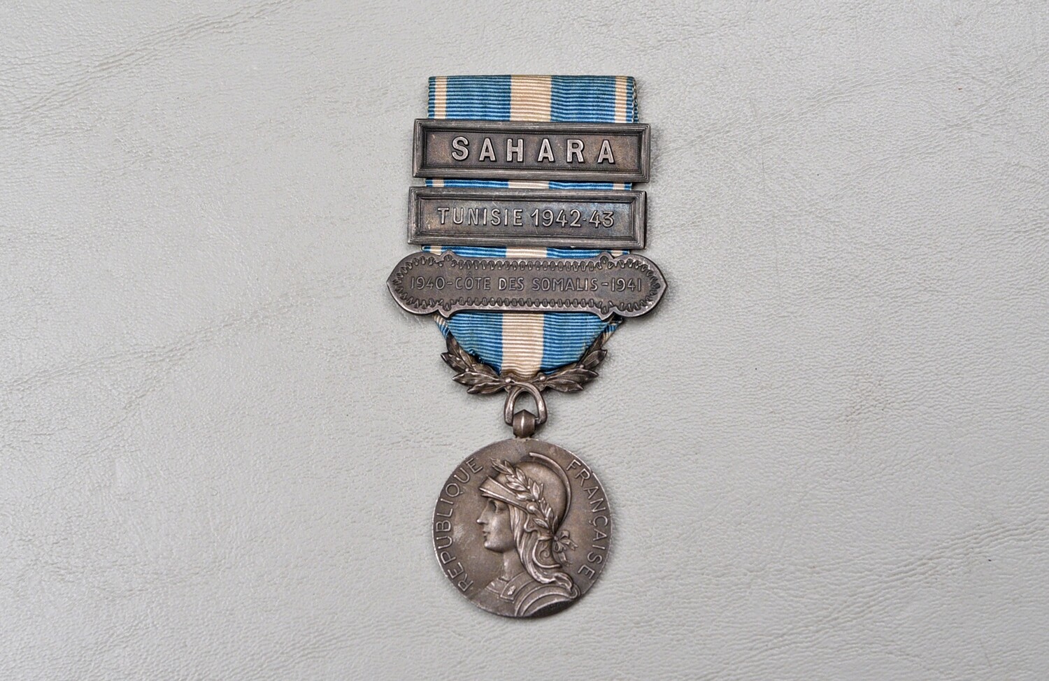 WWII FRENCH COLONIAL MEDAL w/BARS - SAHARA, TUNISIE 1942-43, COTE DES SOMALIS 1940-41