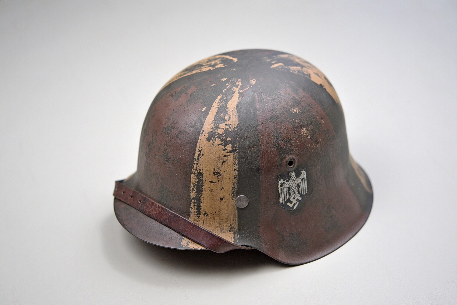 WWII GERMAN SINGLE DECAL M42 CAMOUFLAGED HELMET - COMPLETE