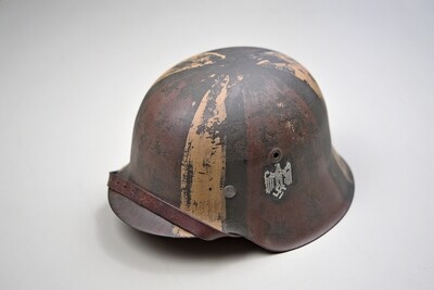 WWII GERMAN SINGLE DECAL M42 CAMOUFLAGED HELMET - COMPLETE