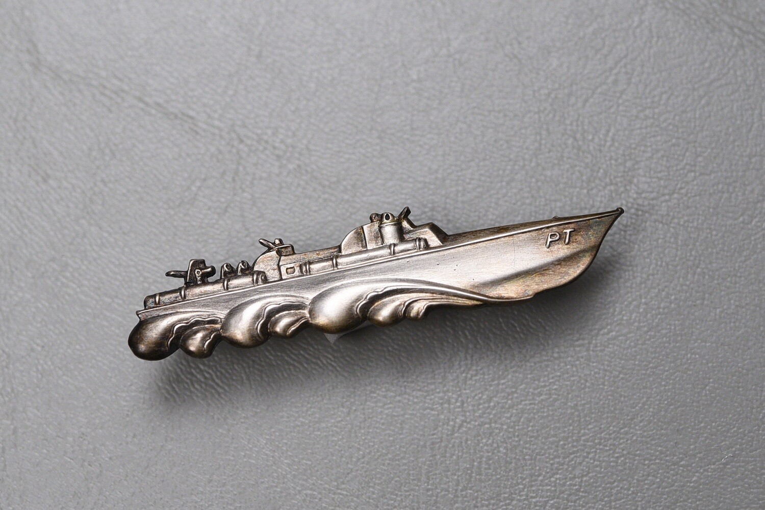 WWII U.S. NAVY PT BOAT BADGE - PINBACK, STERLING