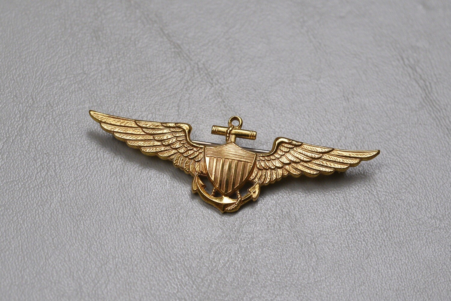 WWII U.S. NAVY PILOTS WING BY A.E.CO. - PINBACK