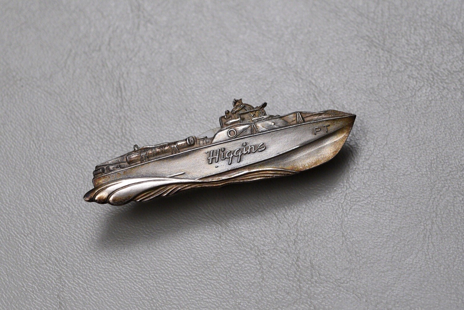 WWII U.S. NAVY HIGGINS PT BOAT BADGE – PINBACK