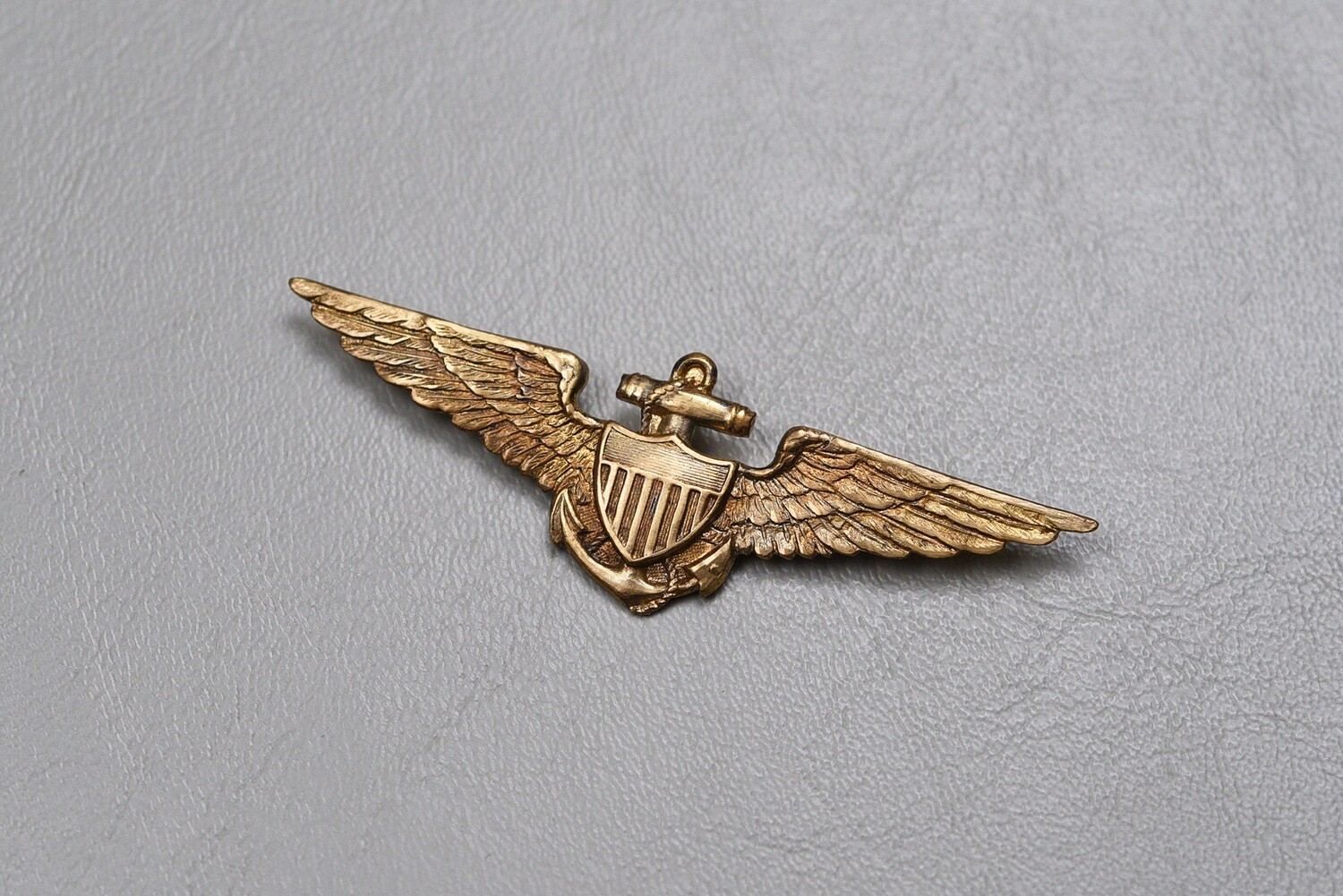 PRE-WWII U.S. NAVY PILOT&#39;S WING - PIN BACK, OPEN CATCH