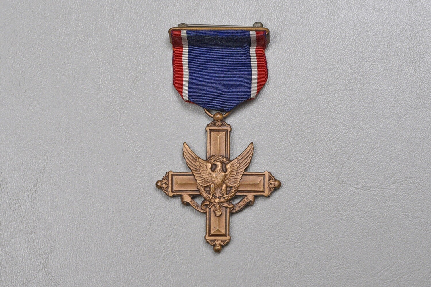 WWII U.S. DISTINGUISHED SERVICE CROSS w/WRAP BROACH