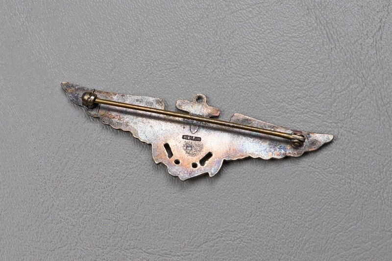 WWII U.S. NAVY PILOTS WING BY MEYER, N.Y. - PINBACK, STERLING