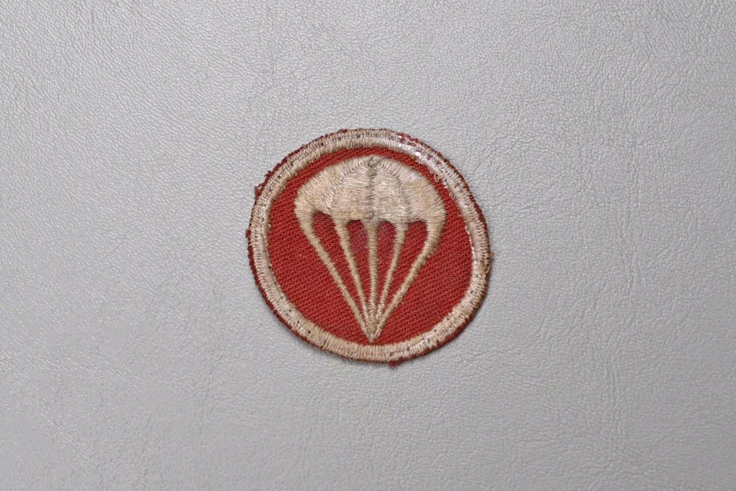 WWII U.S. AIRBORNE PARACHUTE ARTILLERY OVERSEAS CAP PATCH - TWILL