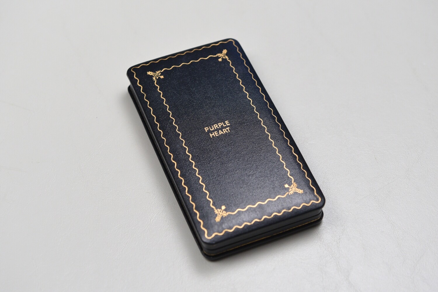 WWII U.S. PURPLE HEART BLACK LEATHERETTE PRESENTATION CASE