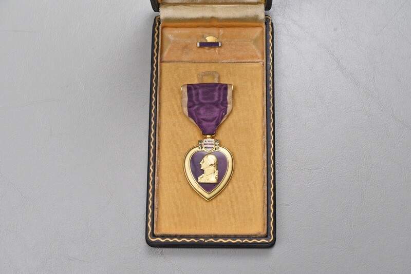 KOREAN WAR U.S. MARINE CORPS KIA PURPLE HEART MEDAL IN CASE – 7th MARINE REGT