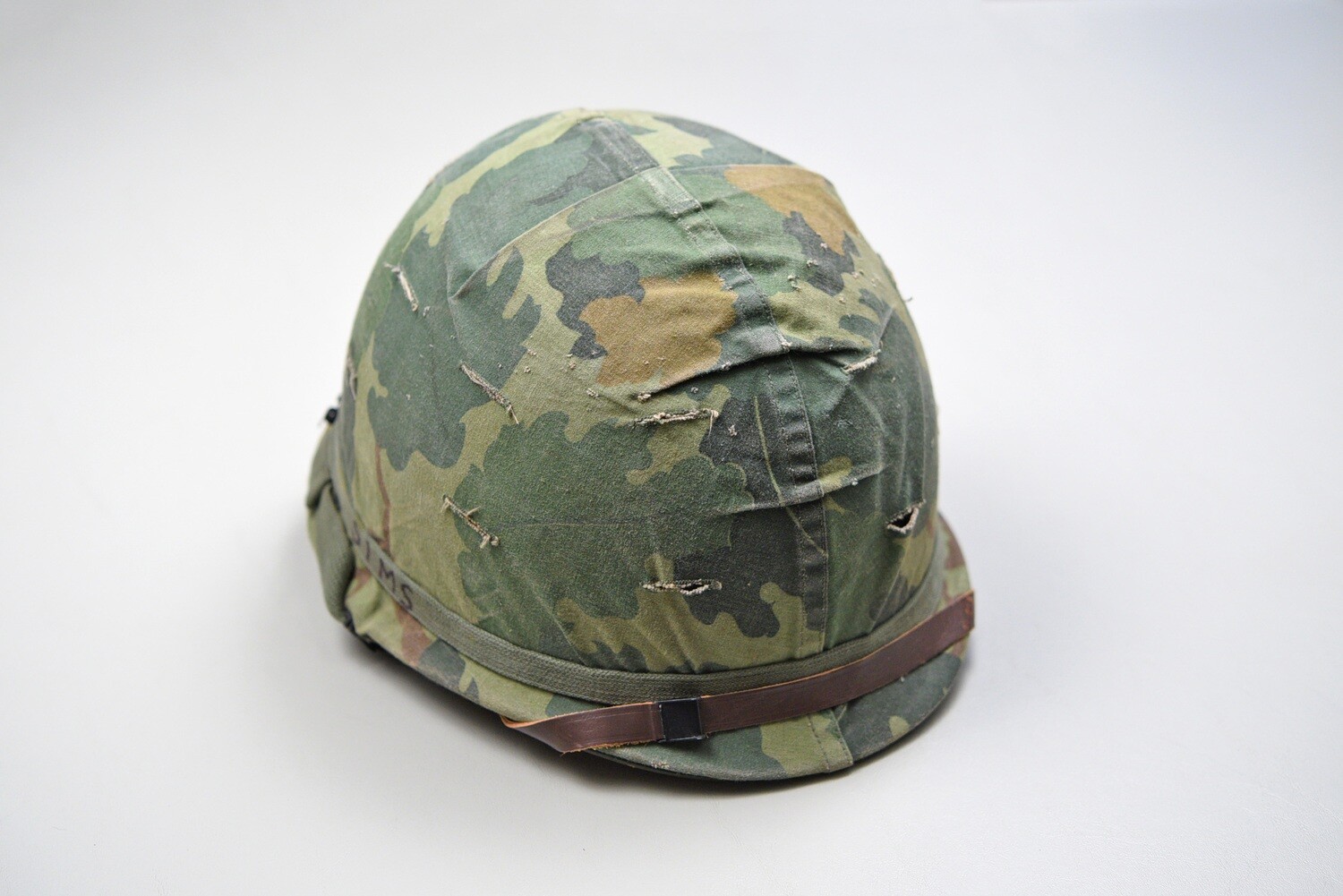 VIETNAM WAR U.S. M1 STEEL HELMET w/MITCHELL CAMOUFLAGE COVER - IDENTIFIED