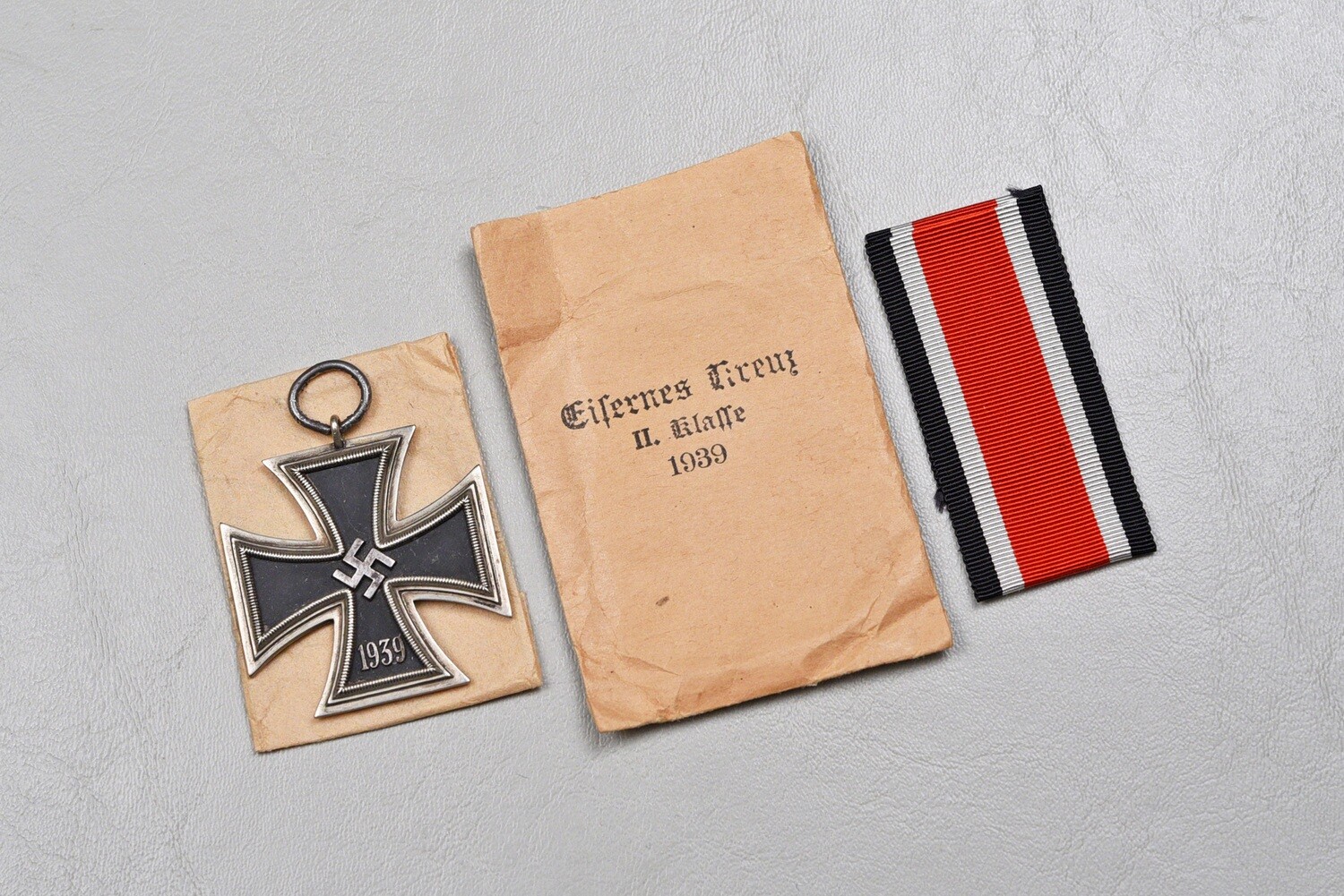WWII GERMAN 1939 IRON CROSS IN PACKET
